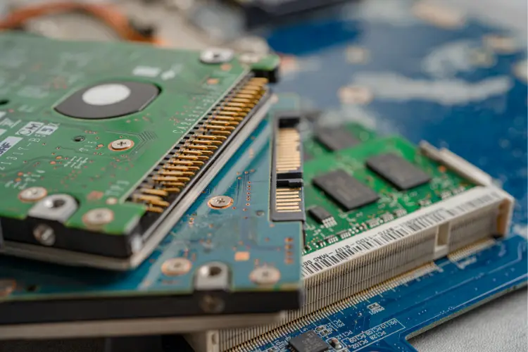 High-performance electronic components and circuit boards used in advanced heatsink cooling applications